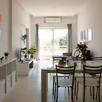 Apartment Le Julien By Shmoo