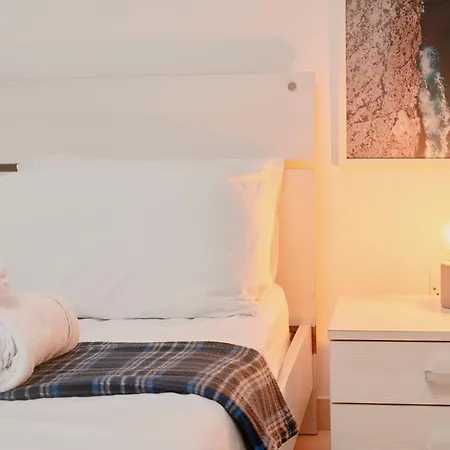 Le Julien By Shmoo Daire